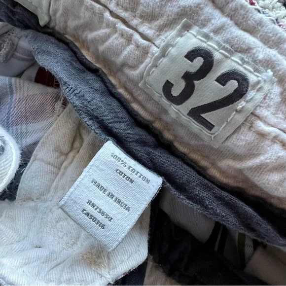 Abercrombie & Fitch Plaid Shorts Red White Casual Slightly Distressed Men’s 32 - Picture 16 of 16